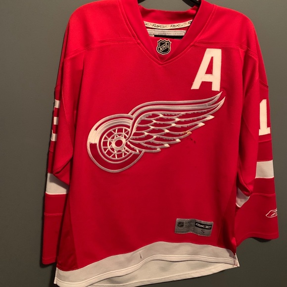 Autographed Pavel Datsyuk Jersey - Picture 1 of 4